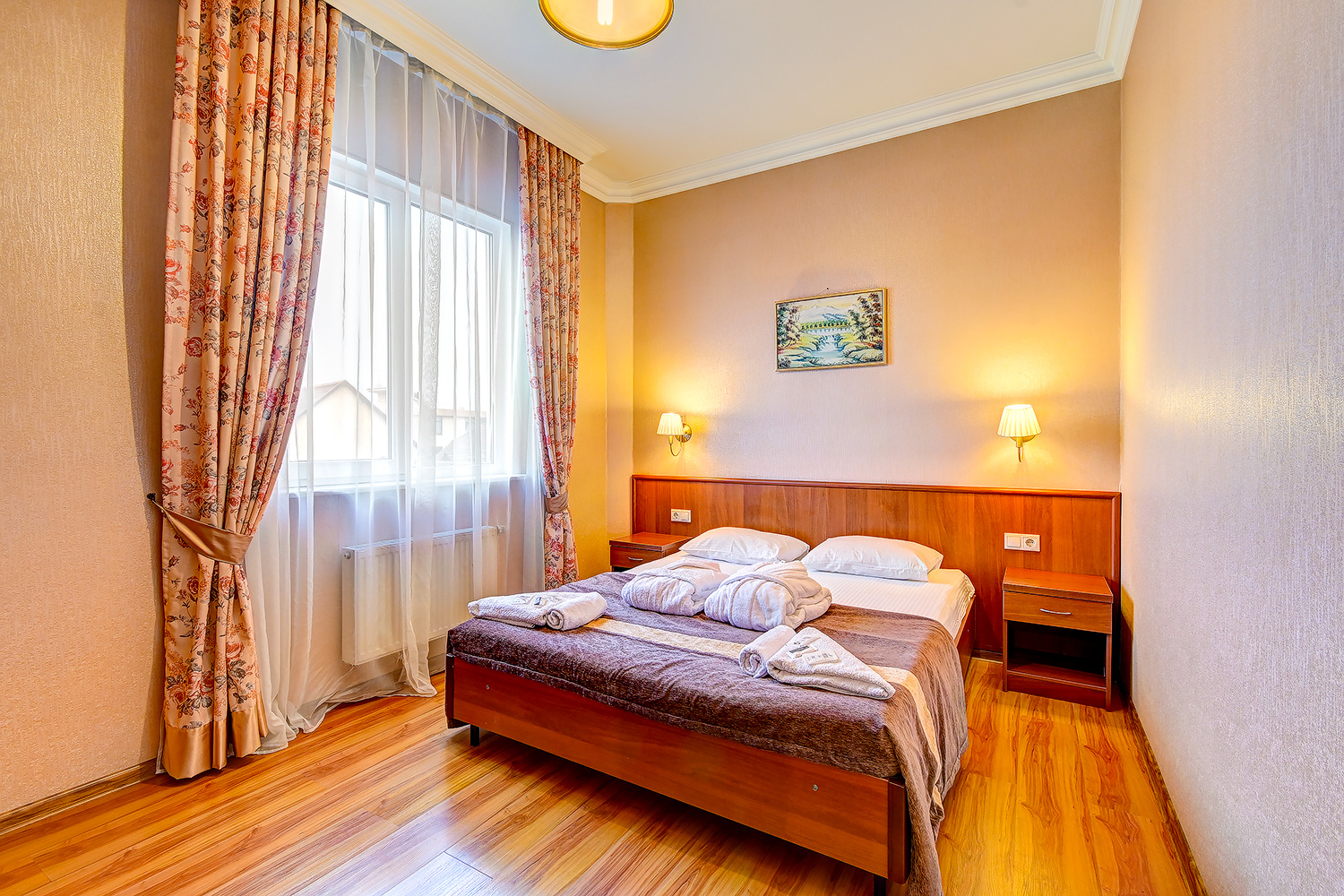 ЛЭНСИС, гостиница