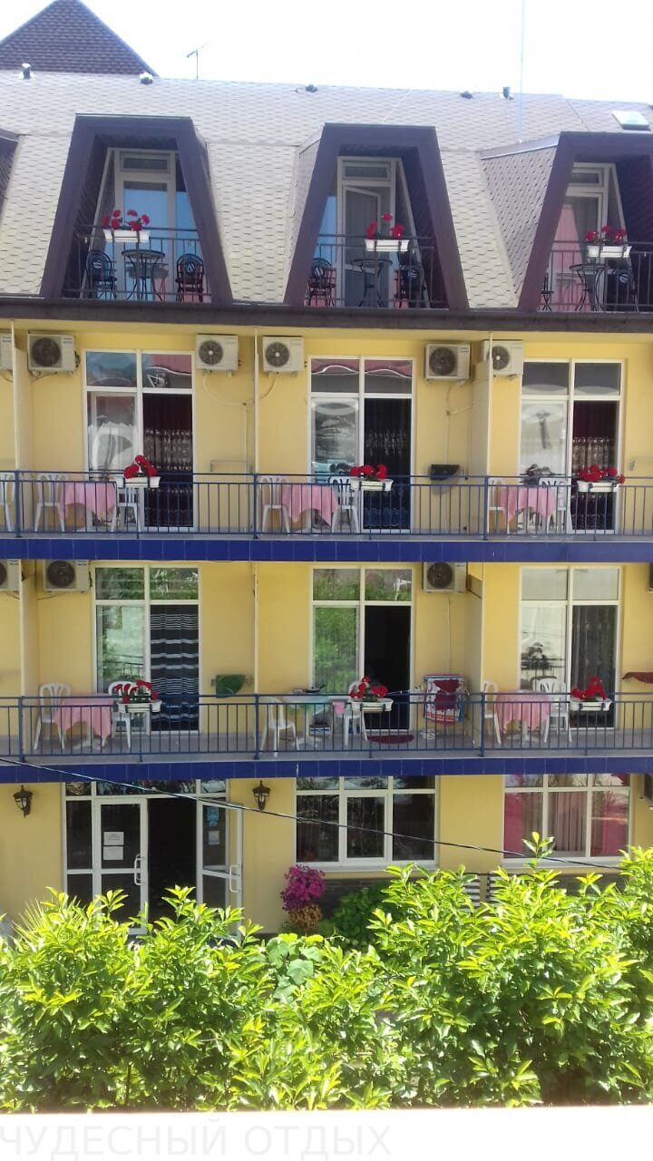 Летуаль, Частный отель