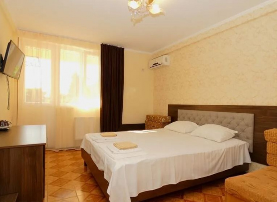 Высокий замок, Гостевой дом. Бассейн 2