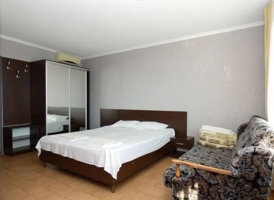 Высокий замок, Гостевой дом. Бассейн 2