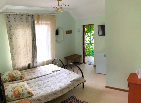 На изумрудной, гостевой дом 2