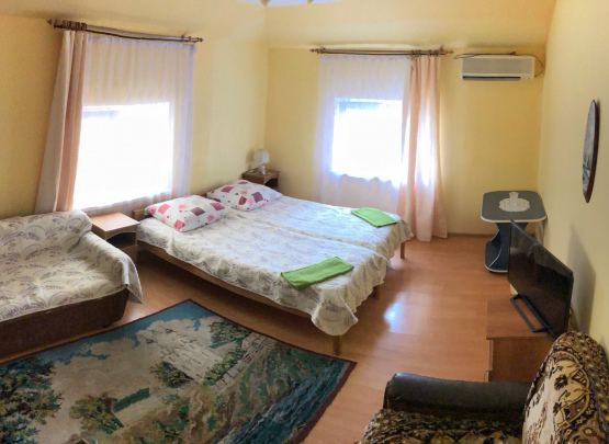 На изумрудной, гостевой дом 2