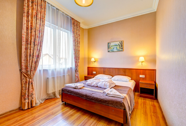 ЛЭНСИС, гостиница