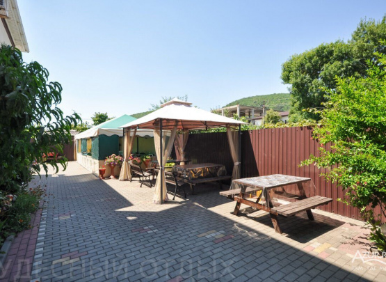 Айсберг, Гостевой дом 2