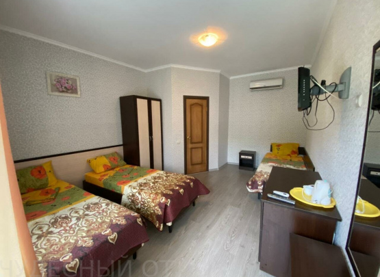 Айсберг, Гостевой дом 2