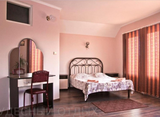 Золотое Руно, Гостиница 2