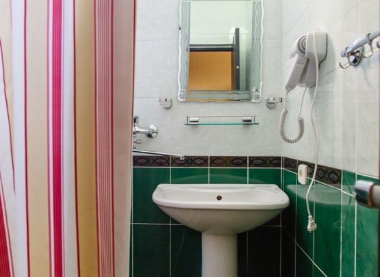 Рената, Отель 2