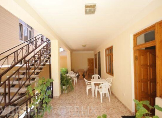 Рената, Отель 2