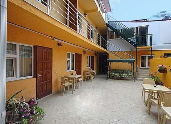 Алёна, Гостевой дом 2