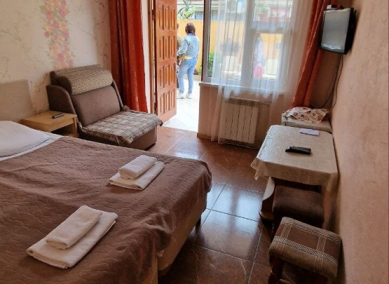 Алёна, Гостевой дом 2