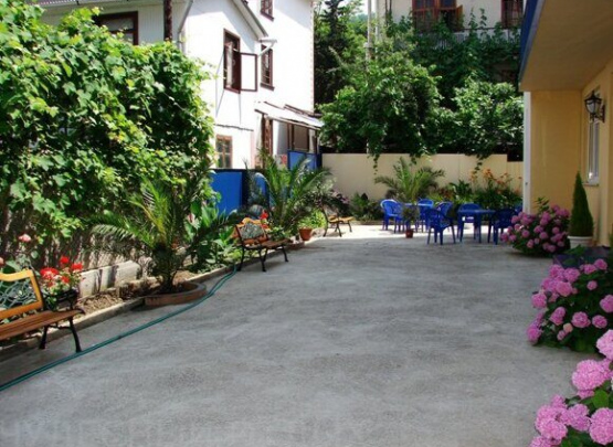 Летуаль, Частный отель 2