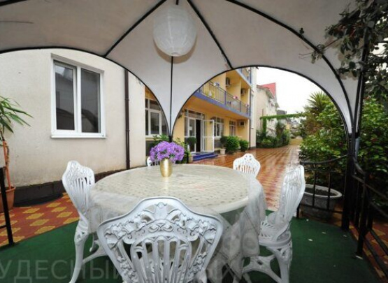 Летуаль, Частный отель 2