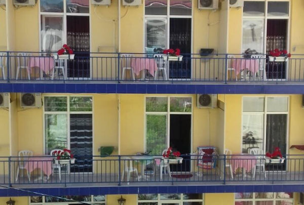 Летуаль, Частный отель