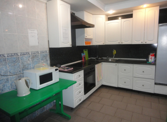 ТРИ БОГАТЫРЯ, ГОСТЕВОЙ ДОМ  Пос.  Витязево 2