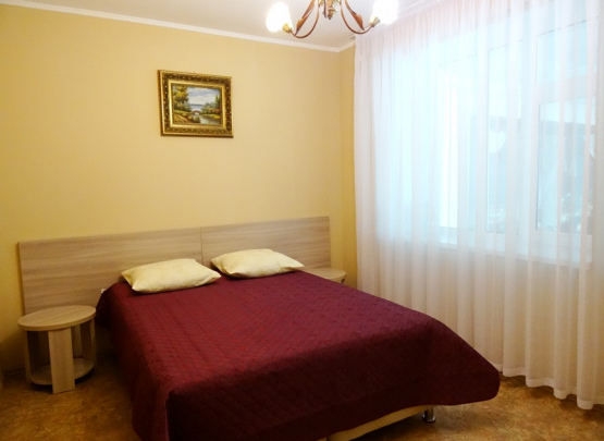 ТРИ БОГАТЫРЯ, ГОСТЕВОЙ ДОМ  Пос.  Витязево 2