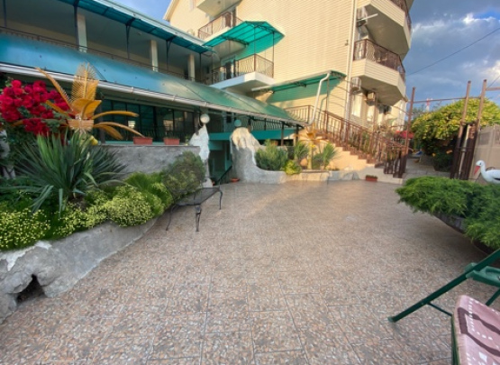 ТРИ БОГАТЫРЯ, ГОСТЕВОЙ ДОМ  Пос.  Витязево 2