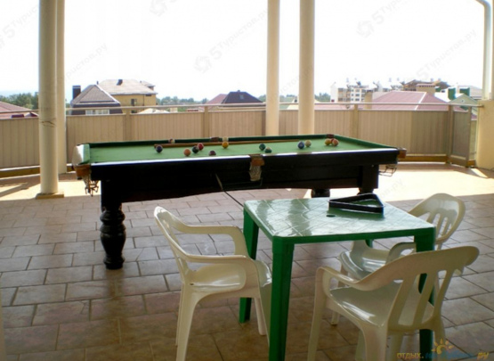 ТРИ БОГАТЫРЯ, ГОСТЕВОЙ ДОМ  Пос.  Витязево 2