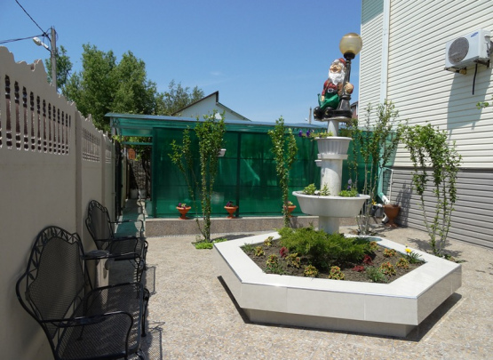 ТРИ БОГАТЫРЯ, ГОСТЕВОЙ ДОМ  Пос.  Витязево 2